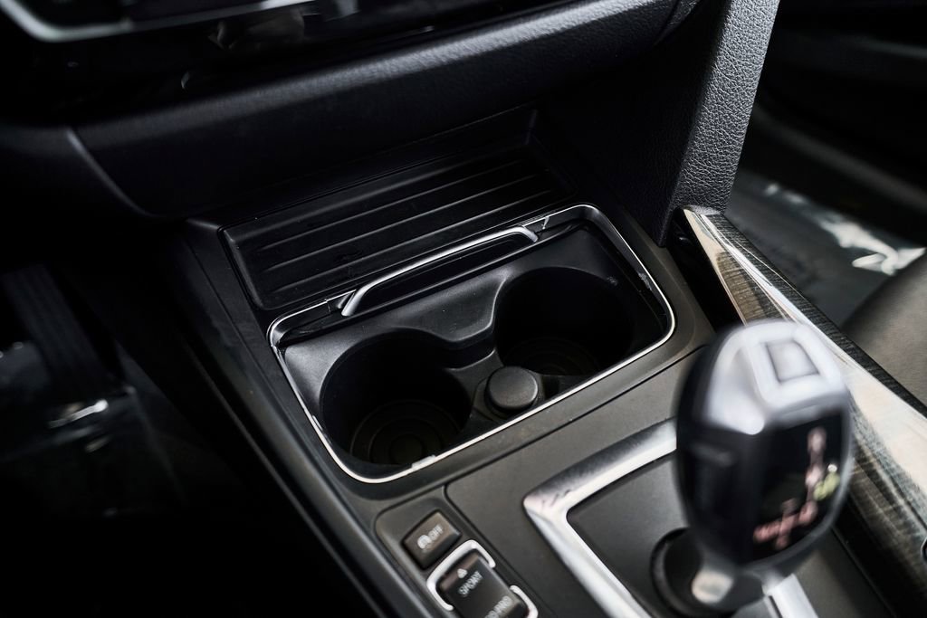 Used 2018 BMW 320i Sedan image 40