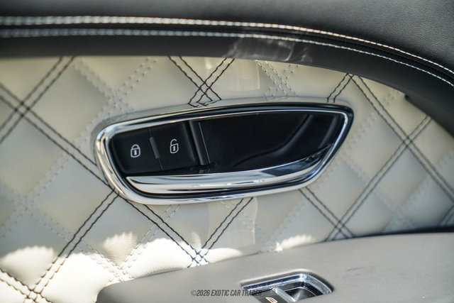 Used 2021 Bentley Bentayga AWD/4WD image 91