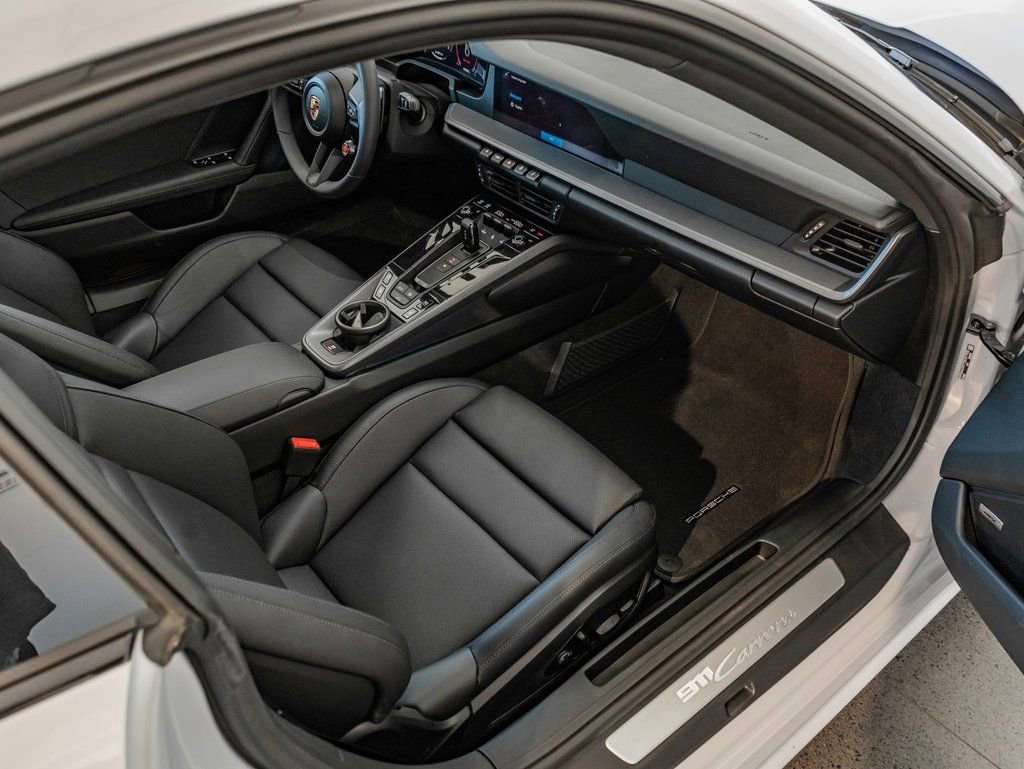 Certified 2025 Porsche 911 Carrera image 27
