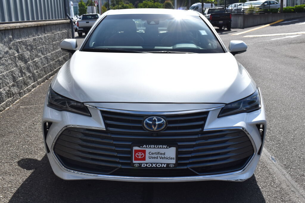 Certified 2019 Toyota Avalon Limited w/ Advanced Safety Package FWD image 2