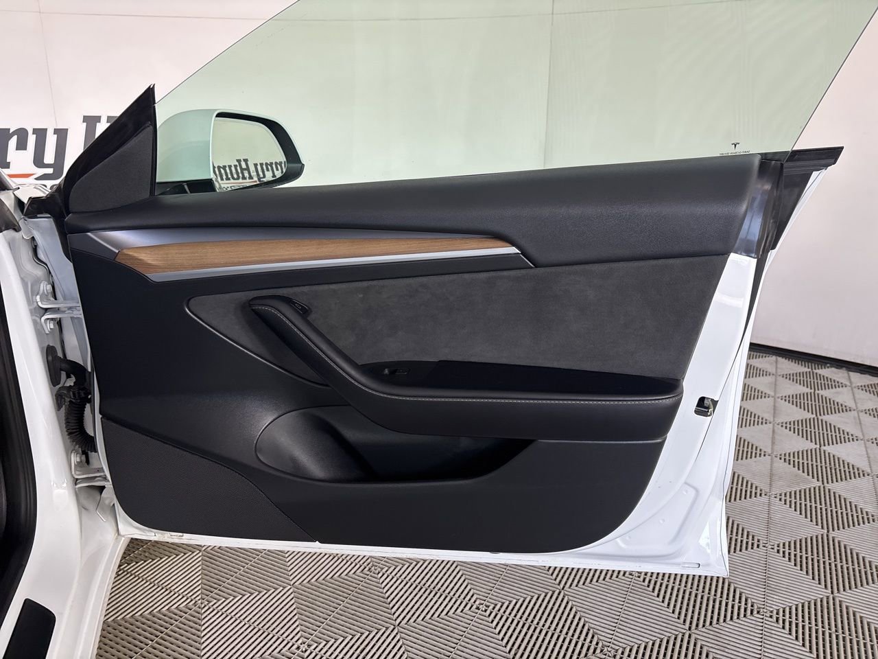 Used 2023 Tesla Model 3 Standard Range image 20