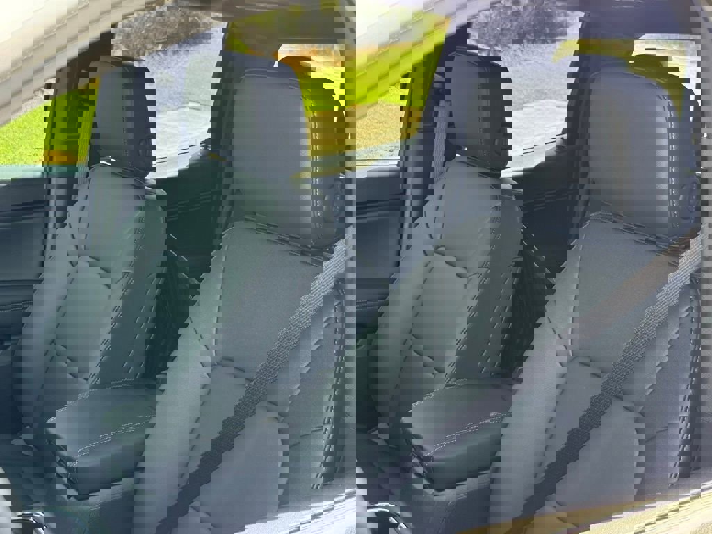 New 2026 GMC Canyon Elevation w/ Convenience Package image 18