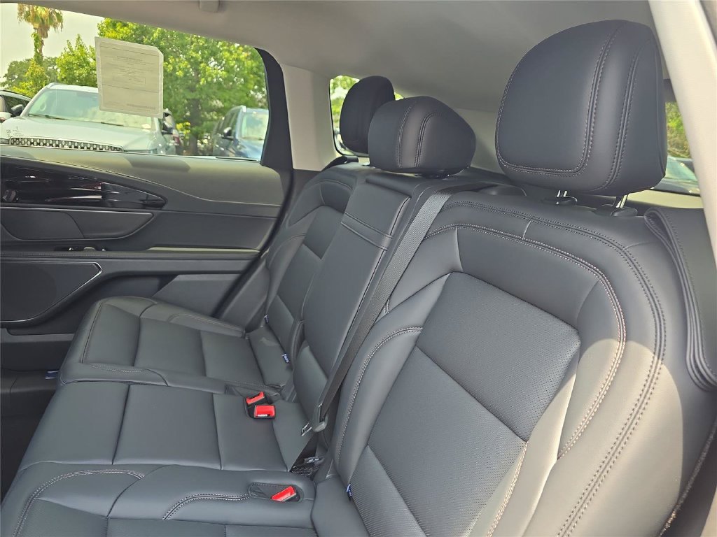 New 2026 Lincoln Nautilus Premier AWD/4WD image 10
