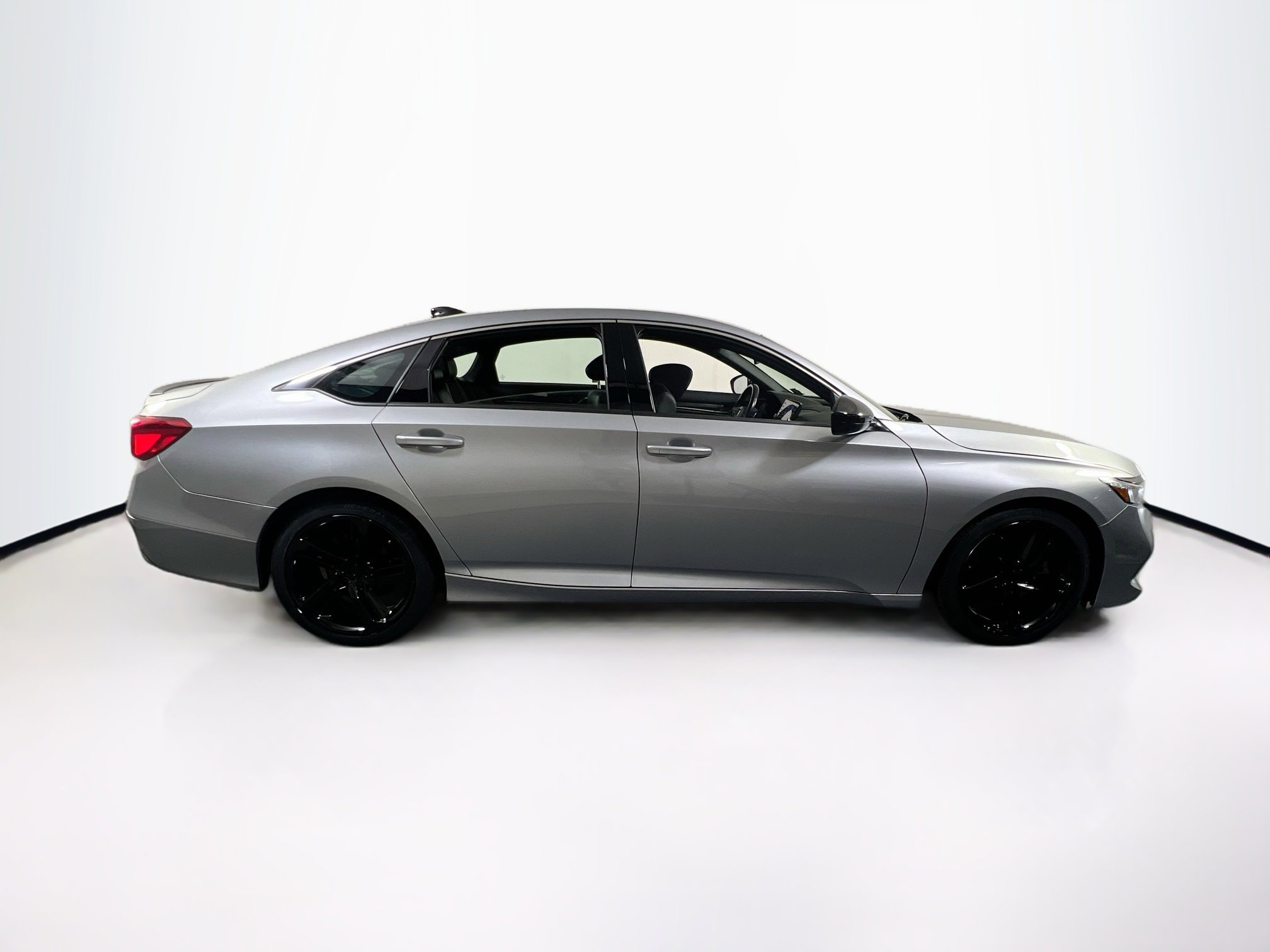 Used 2022 Honda Accord Sport image 4