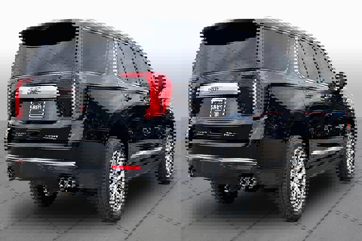 Used 2021 GMC Yukon Denali w/ Denali Premium Package image 12