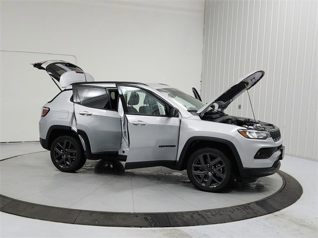 New 2026 Jeep Compass Latitude image 9