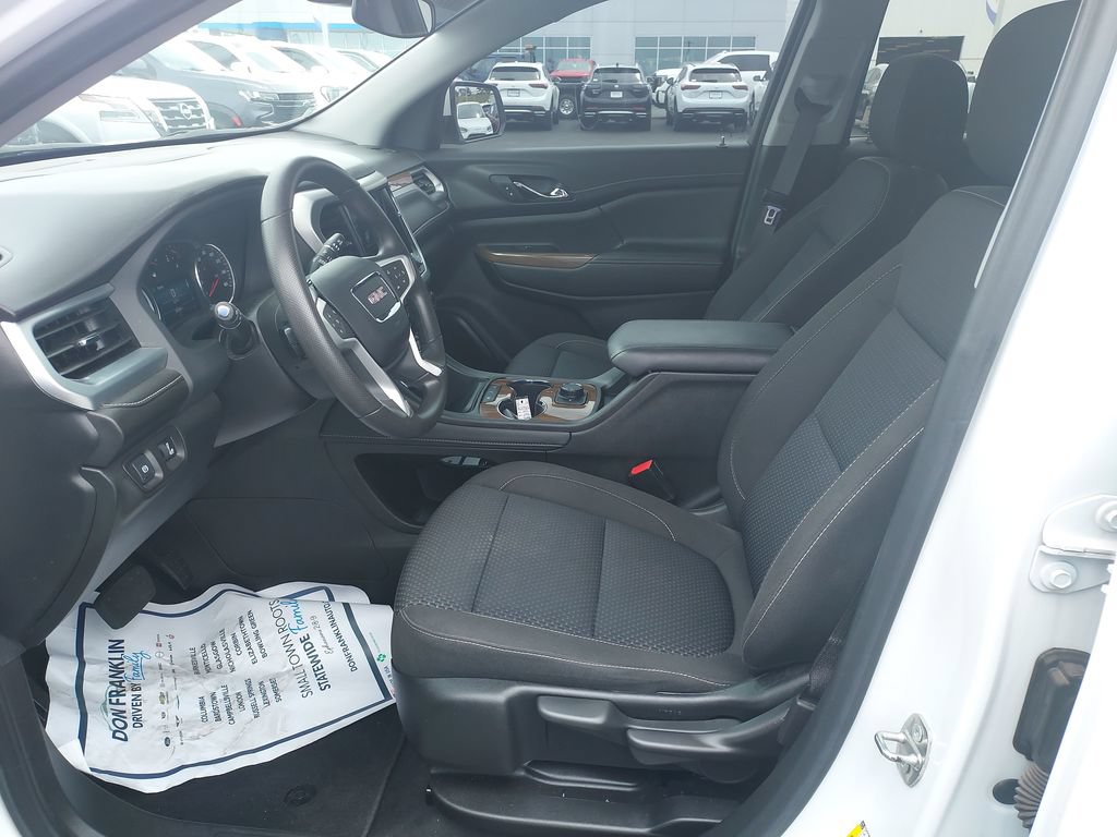 Used 2023 GMC Acadia SLE FWD image 13