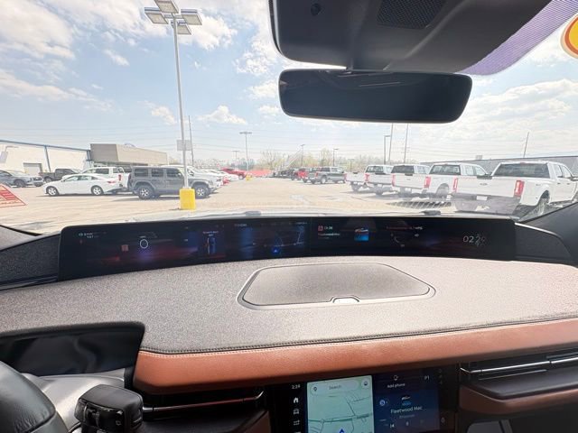 Used 2025 Lincoln Navigator Reserve image 16