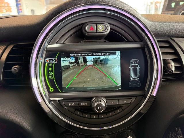 Used 2016 MINI Cooper 4-Door Hardtop image 14