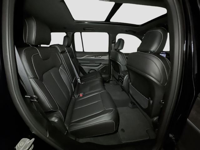 New 2025 Jeep Grand Cherokee Limited w/ Luxury Tech Group II image 31