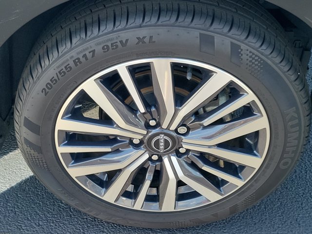 Certified 2023 Nissan Kicks SV FWD image 9