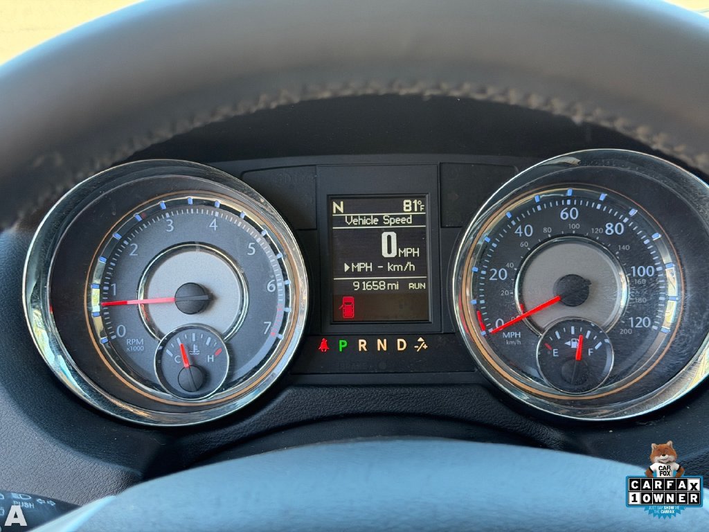 Used 2014 Chrysler Town & Country Touring FWD image 23