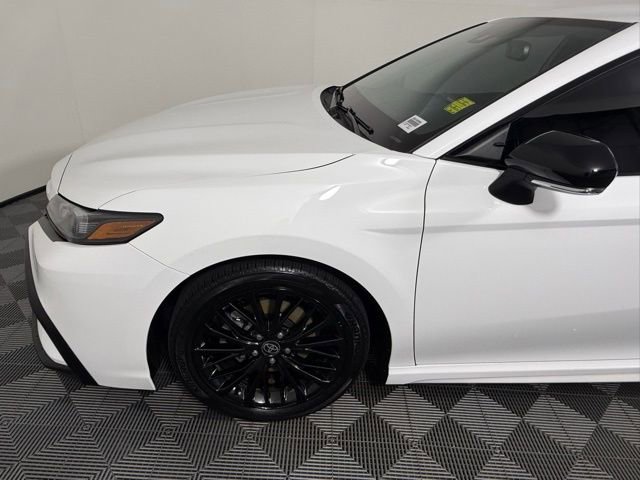 Used 2022 Toyota Camry SE image 12