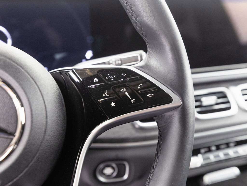 Used 2025 Mercedes-Benz GLE 450e 4MATIC w/ AMG Line Exterior image 13