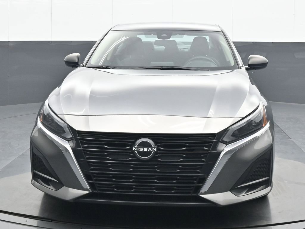 Used 2024 Nissan Altima 2.5 SV