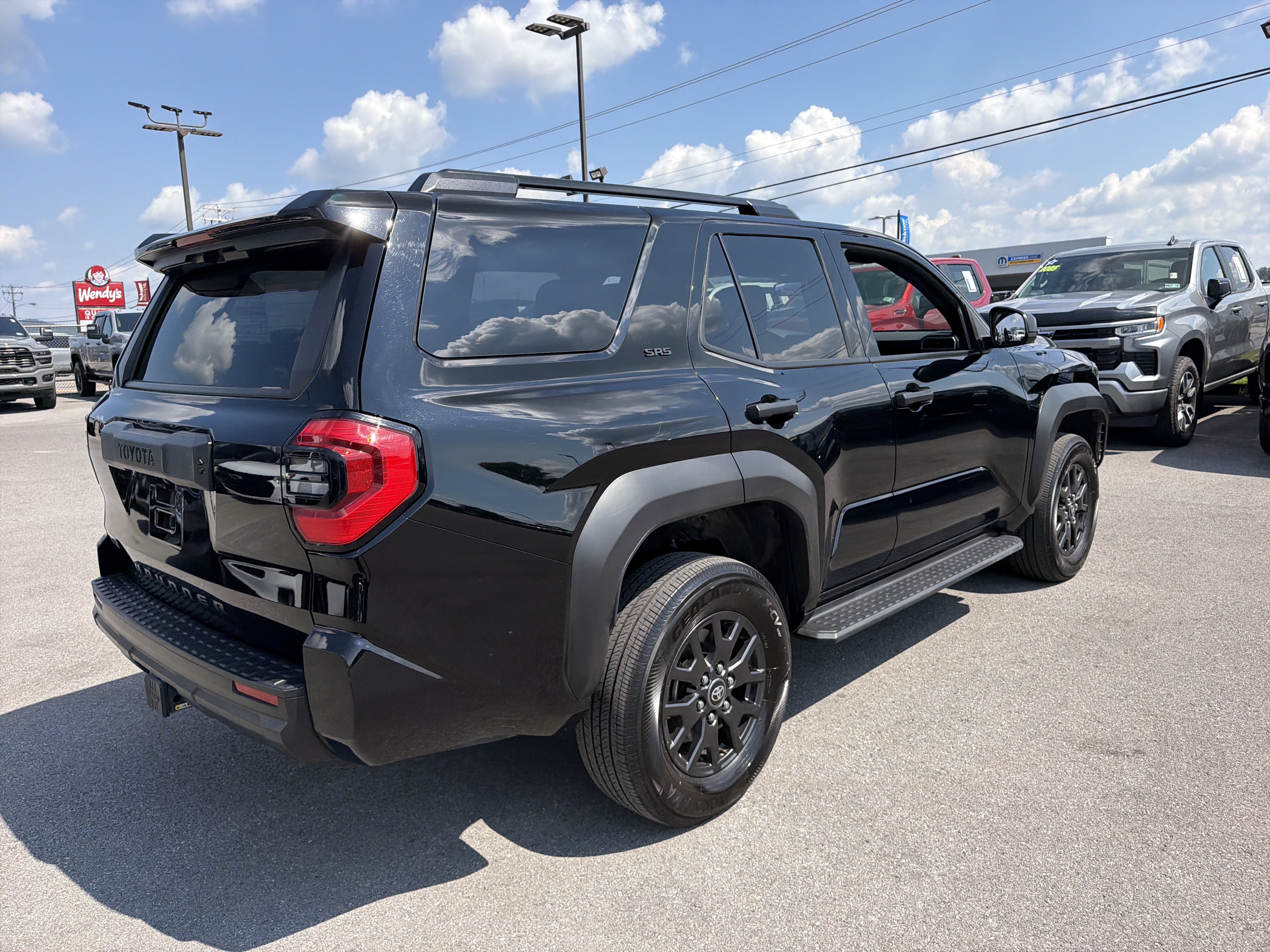 Used 2025 Toyota 4Runner SR5 AWD/4WD image 6