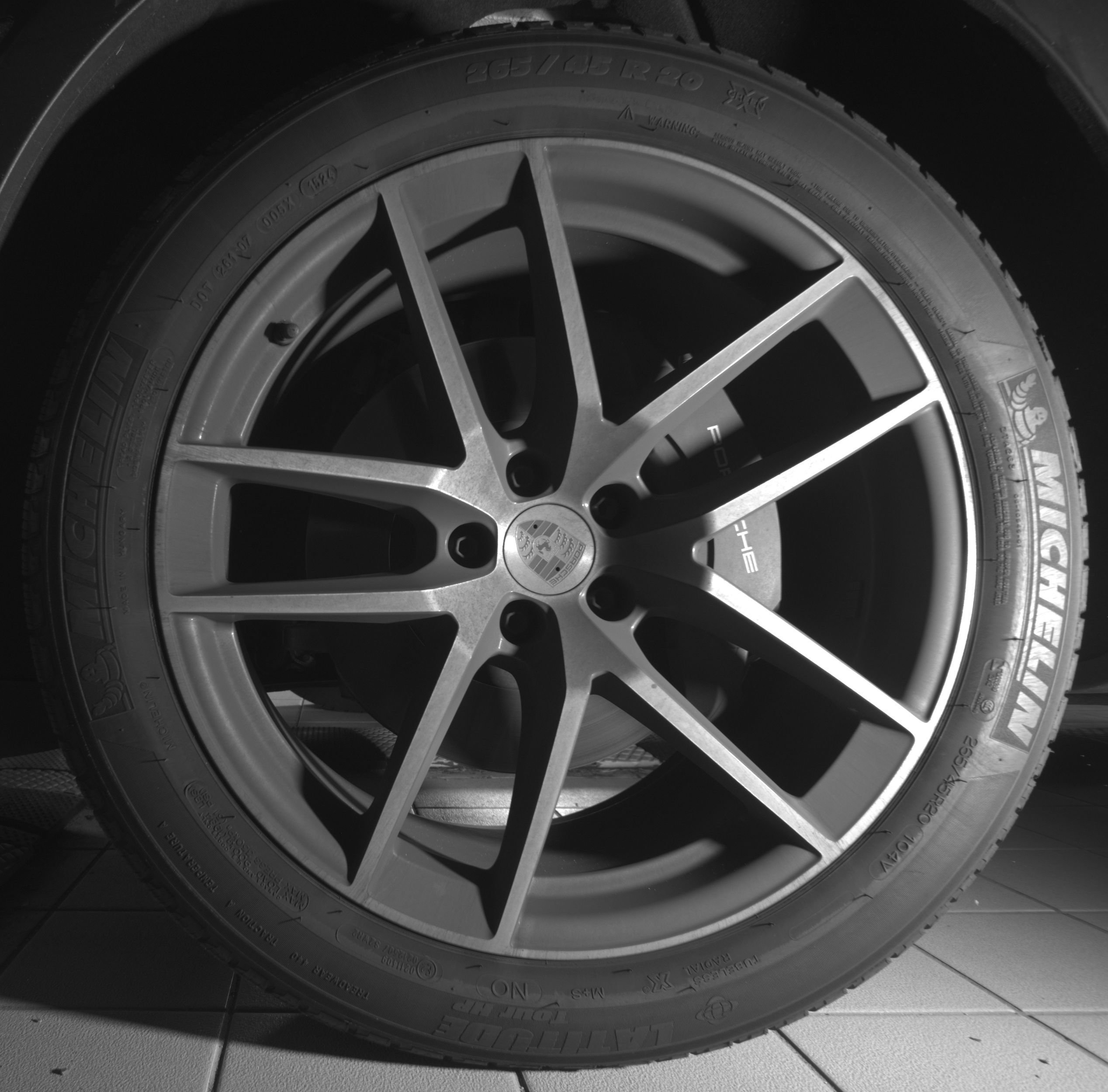 Used 2024 Porsche Macan AWD/4WD image 9