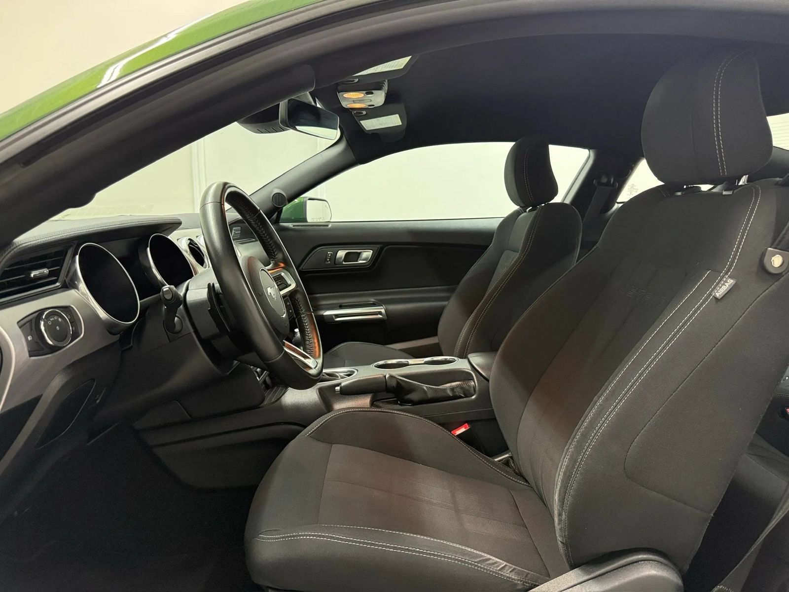 Used 2022 Ford Mustang GT RWD image 9
