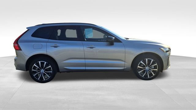 Used 2024 Volvo XC60 B5 Plus image 8