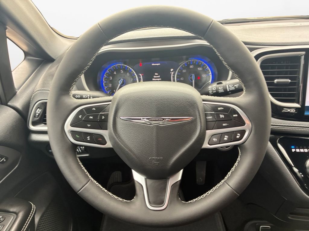 New 2026 Chrysler Pacifica Select FWD image 21