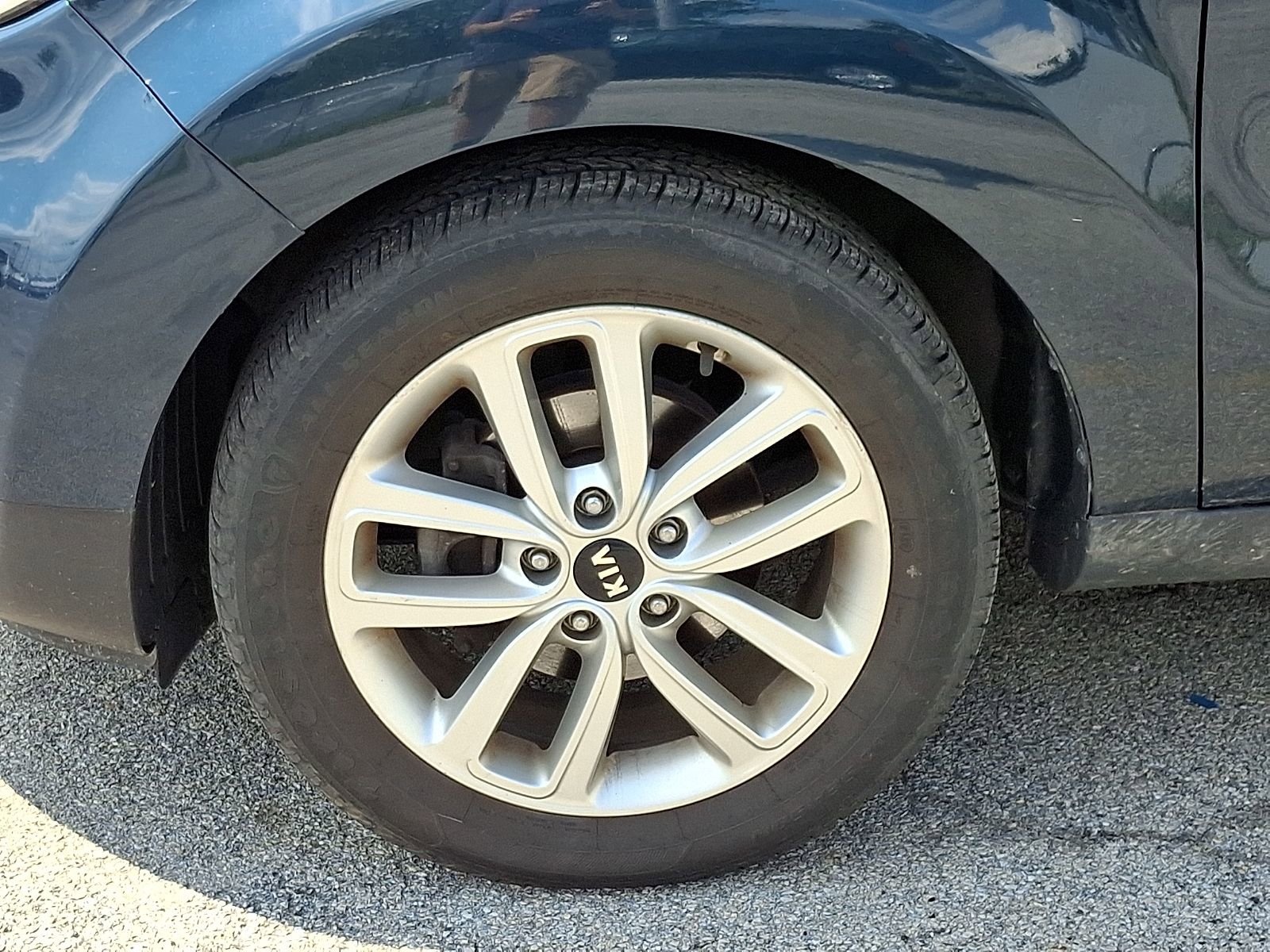Used 2017 Kia Soul + FWD image 5