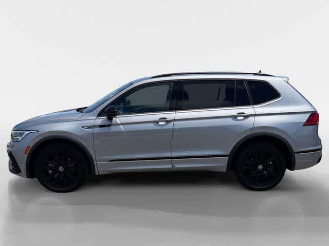 Used 2022 Volkswagen Tiguan SE R-Line FWD image 2