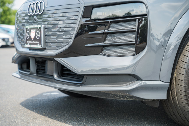 Used 2025 Audi Q6 e-tron Premium Plus w/ Premium Plus AWD/4WD image 13
