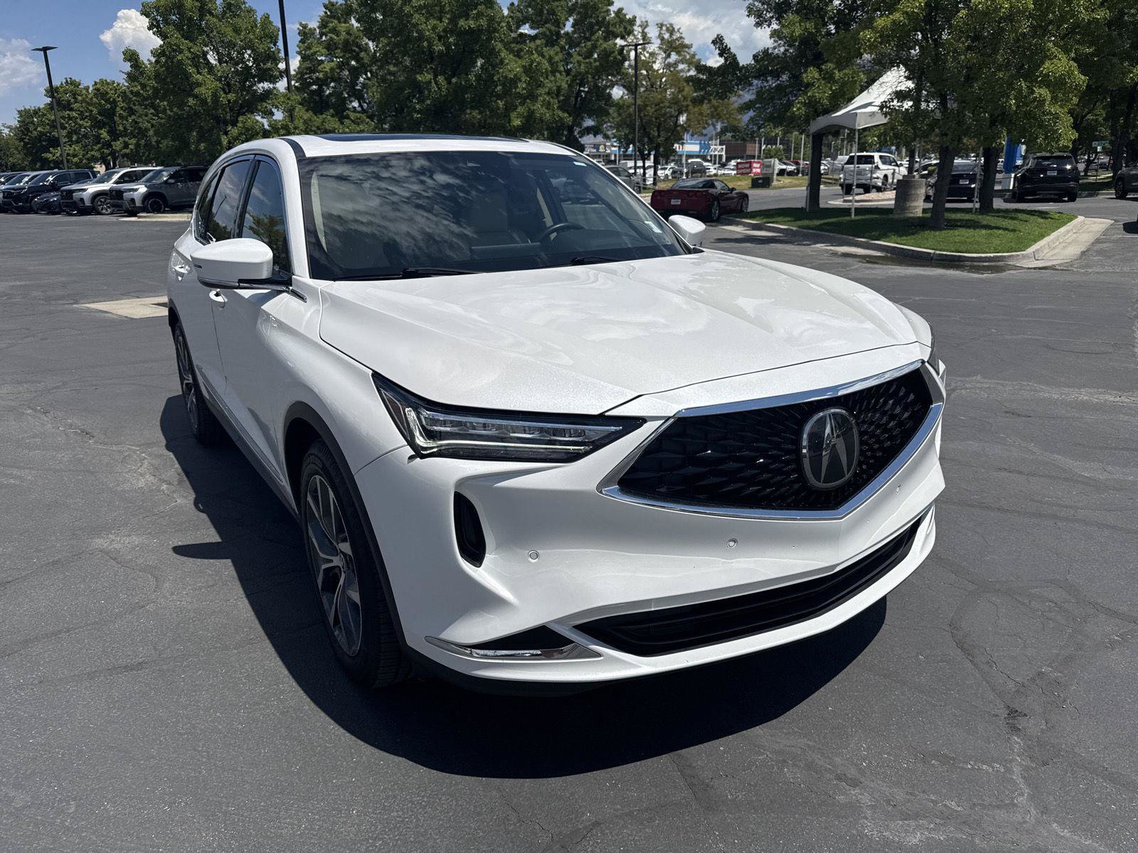 Used 2024 Acura MDX w/ Technology Package AWD/4WD image 3