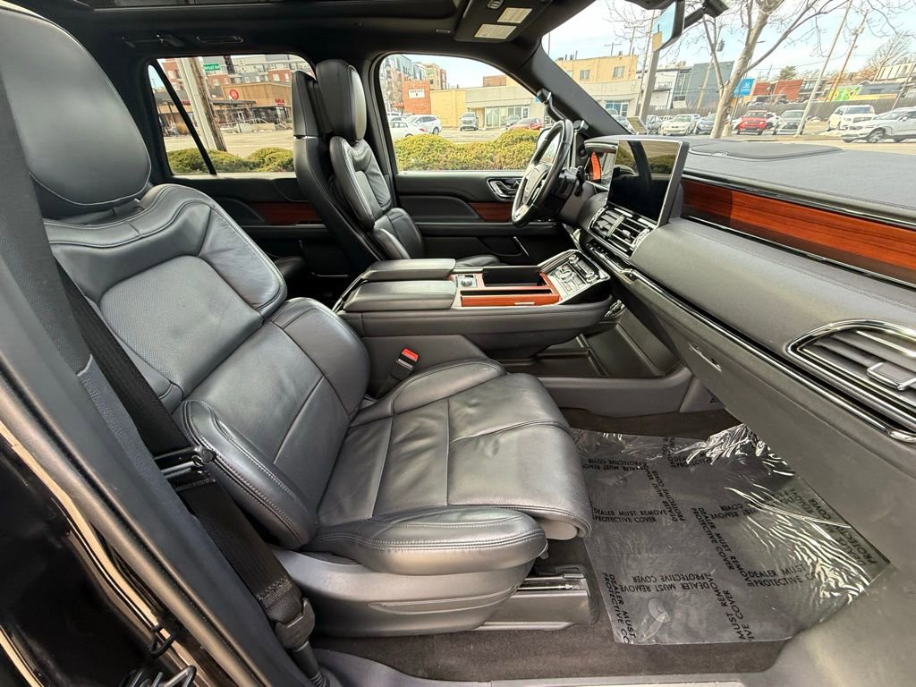 Used 2024 Lincoln Navigator Reserve image 41