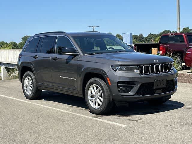 Used 2024 Jeep Grand Cherokee Laredo X AWD/4WD image 23