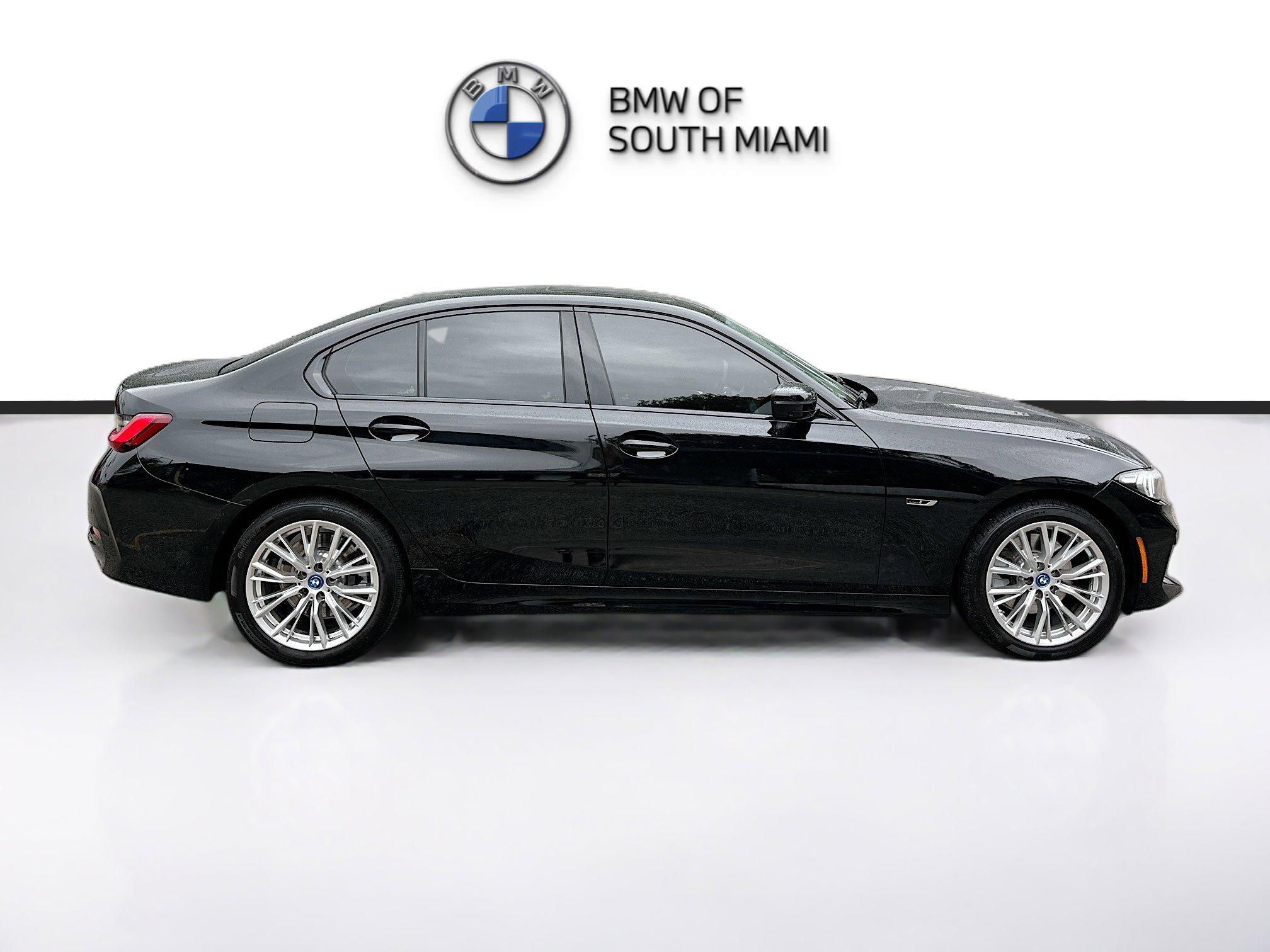 Used 2023 BMW 330e 330e w/ Premium Package image 8