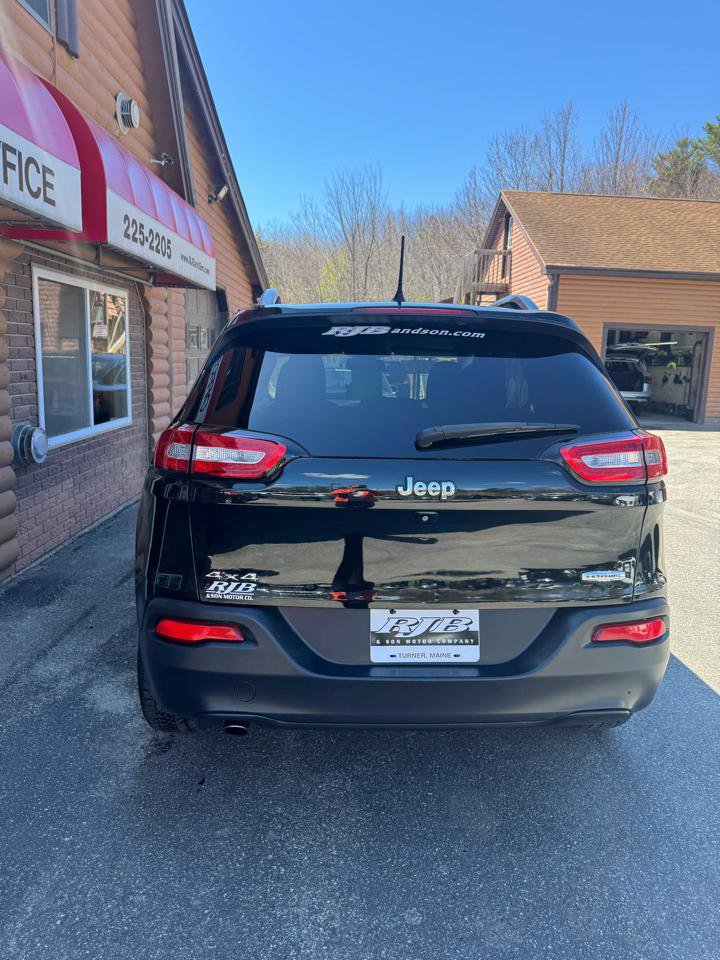 Used 2015 Jeep Cherokee Latitude w/ Cold Weather Group AWD/4WD image 5