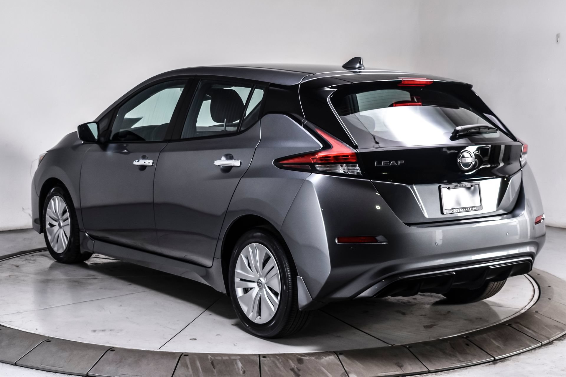 Used 2023 Nissan Leaf S FWD image 4