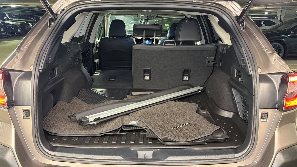 Used 2023 Subaru Outback Limited AWD/4WD image 14