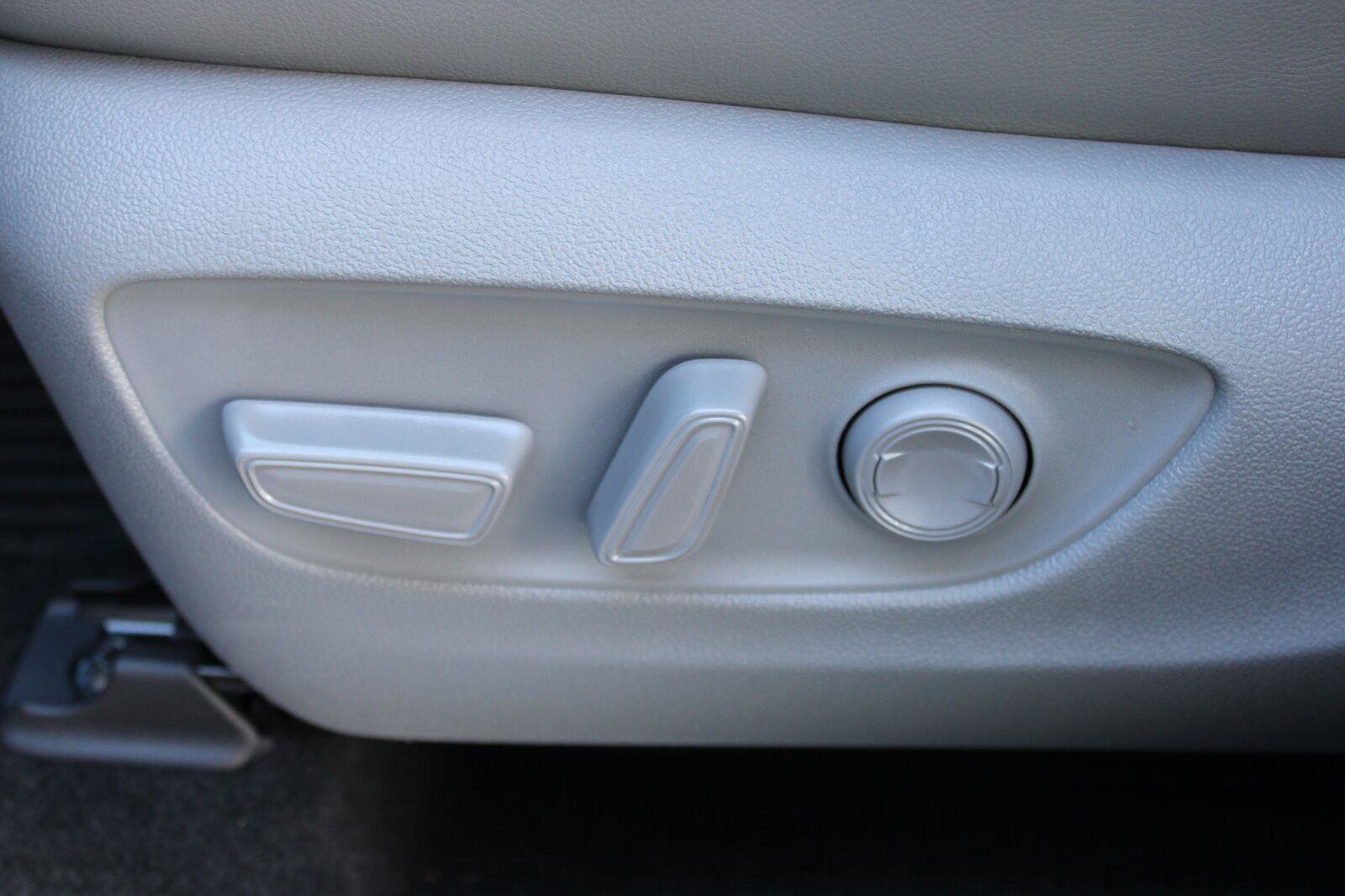 Used 2026 Toyota Highlander Platinum AWD/4WD image 40