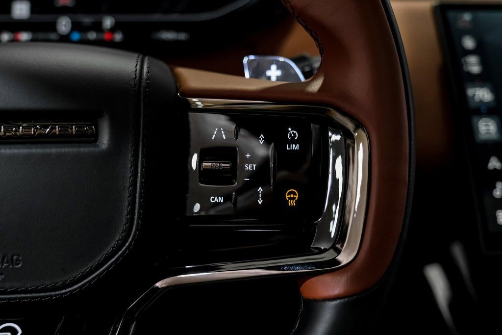 Used 2024 Land Rover Range Rover Sport image 15