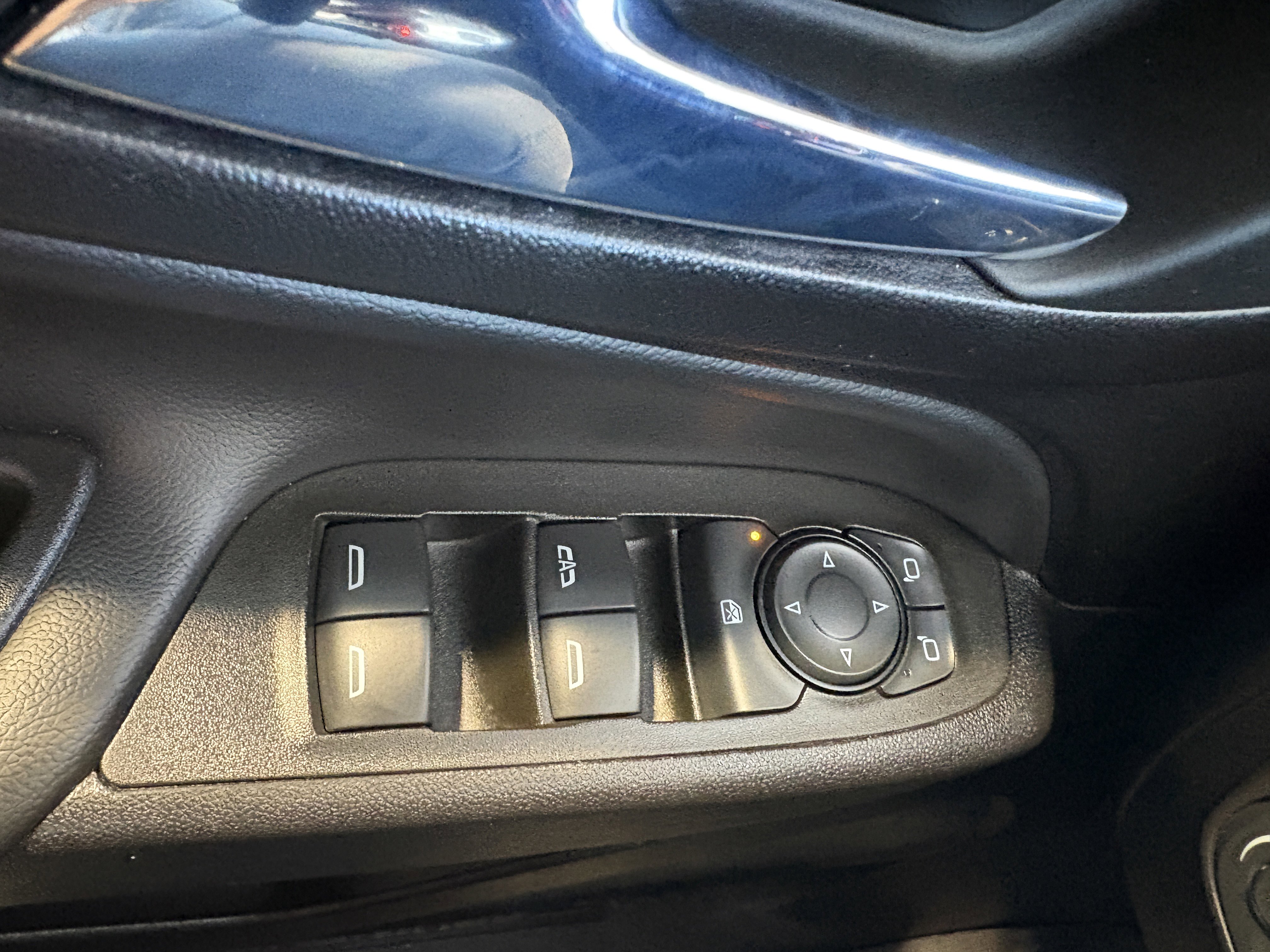 Used 2024 Chevrolet Equinox LT w/ LPO, Floor Liner Package image 10