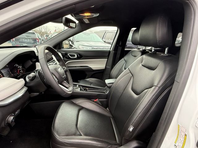 Used 2024 Jeep Compass Limited image 6