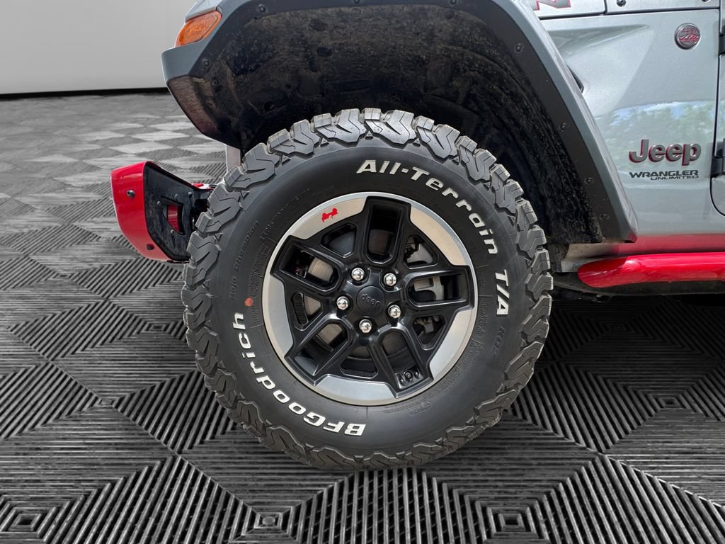 Used 2018 Jeep Wrangler Unlimited Rubicon w/ Dual Top Group AWD/4WD image 9