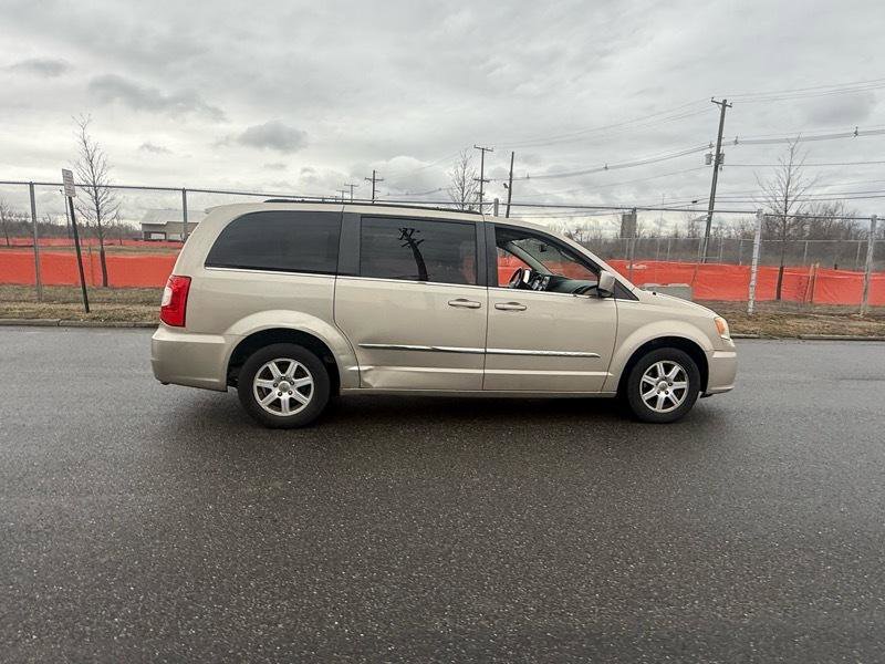 Used 2012 Chrysler Town & Country Touring w/ Entertainment Group #1 image 10