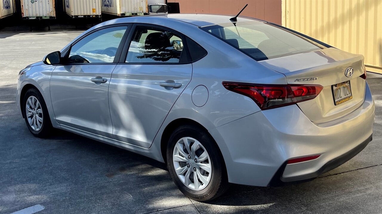 Used 2020 Hyundai Accent SE FWD image 3