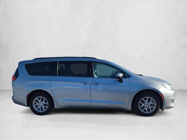 Used 2021 Chrysler Voyager Lxi image 4