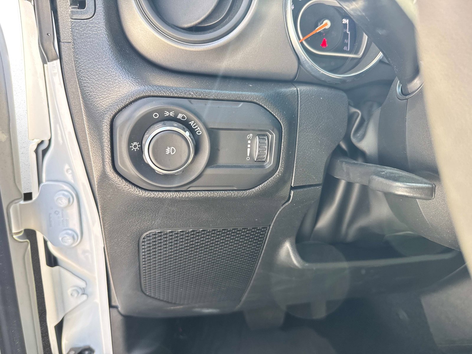 Used 2023 Jeep Wrangler Sport image 27