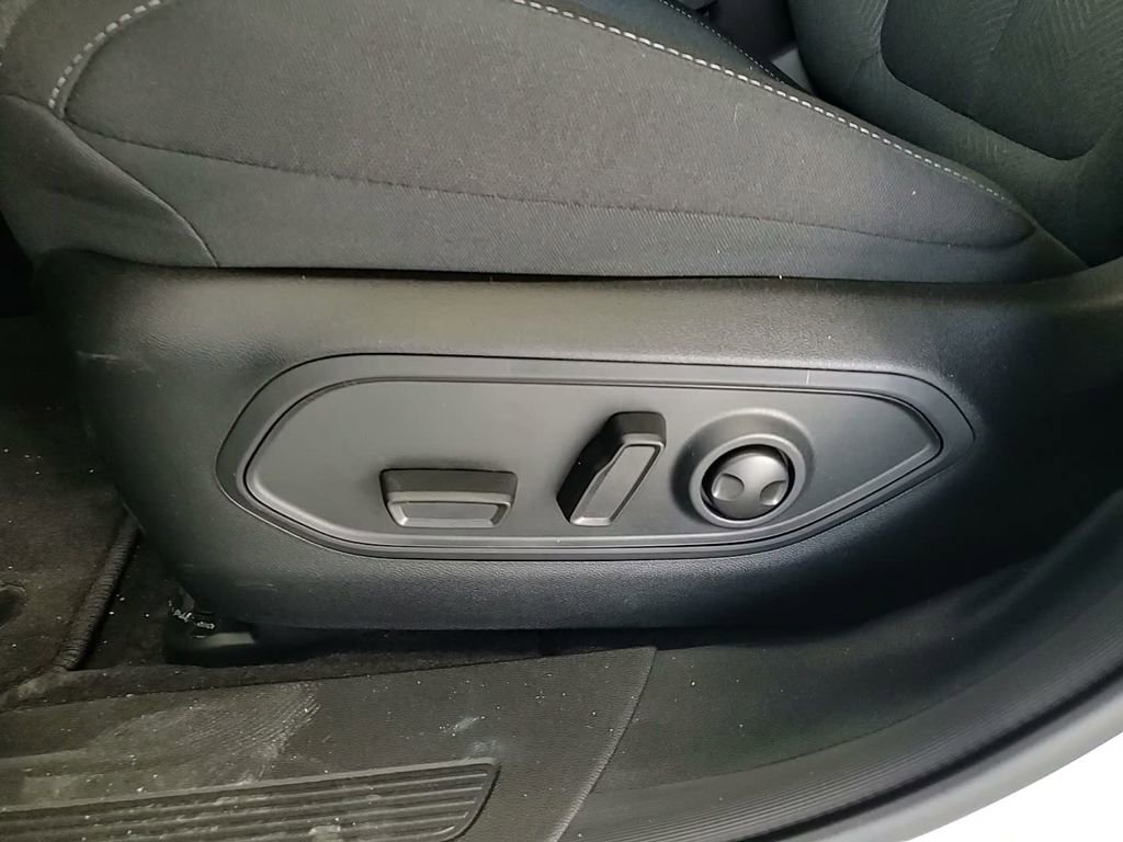 New 2026 Jeep Cherokee Laredo image 13