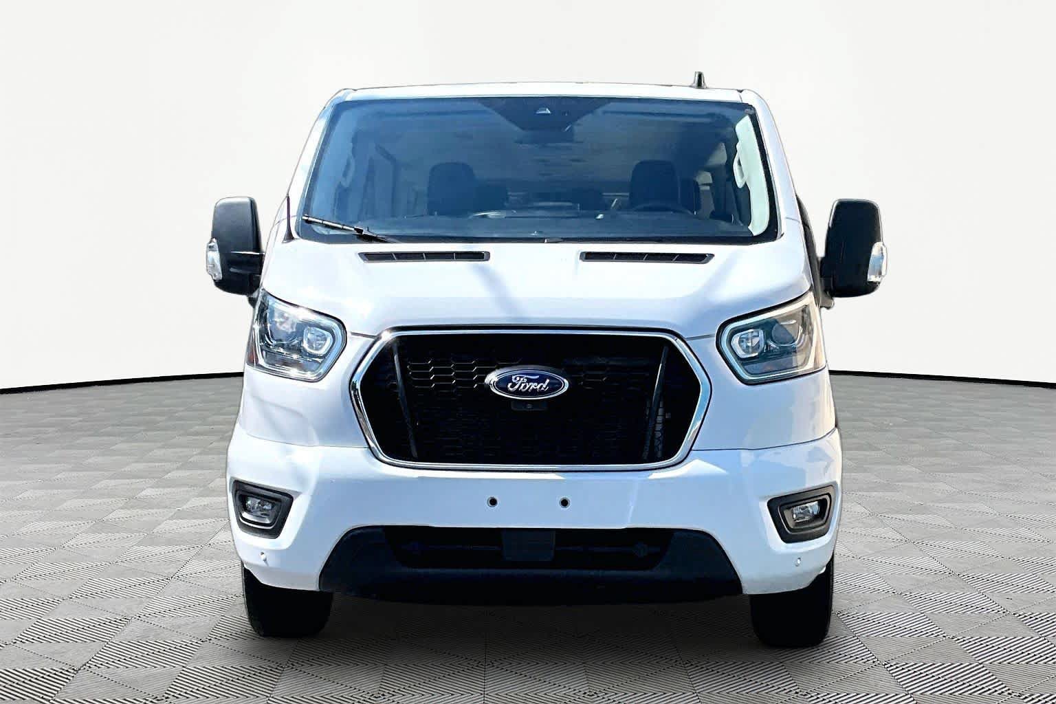 Used 2023 Ford Transit 350 XLT RWD image 4
