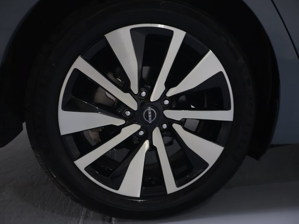 Used 2024 Nissan Sentra SV w/ SV Premium Package FWD image 33