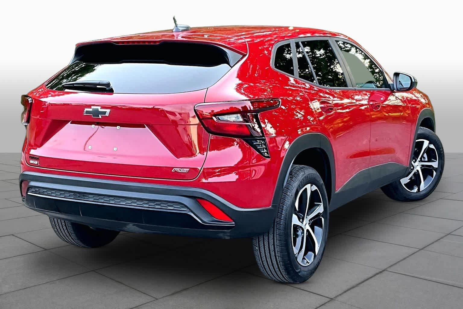Used 2026 Chevrolet Trax RS FWD image 13