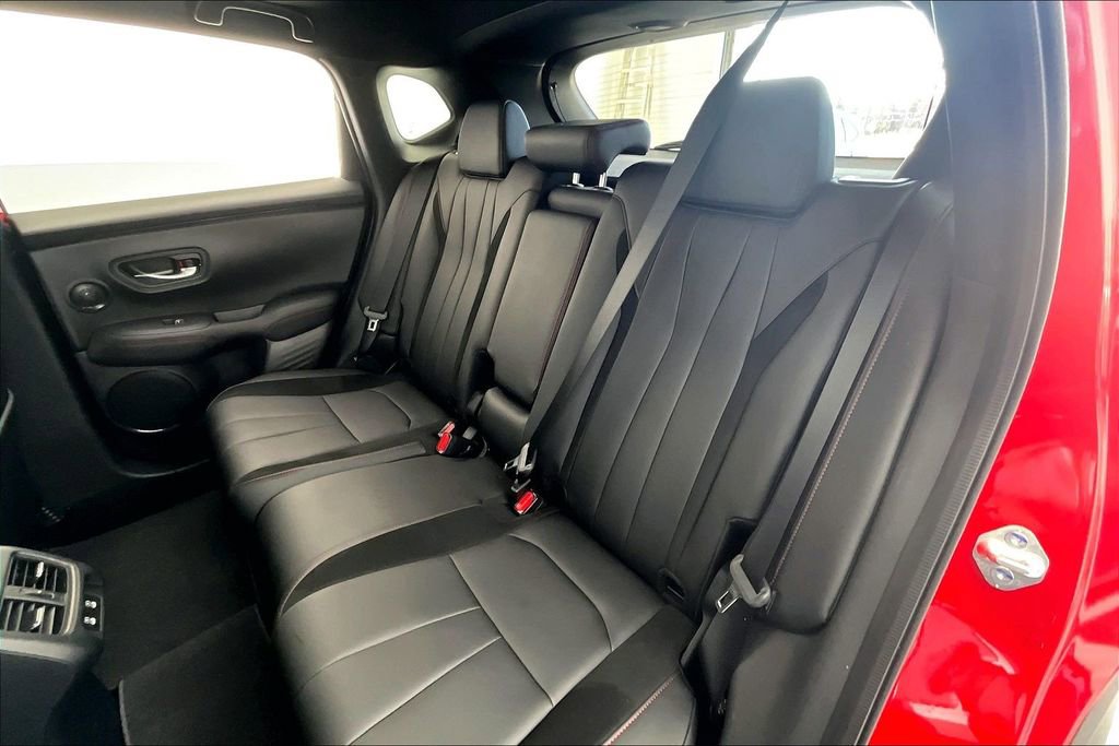 Certified 2025 Acura ADX A-Spec image 32