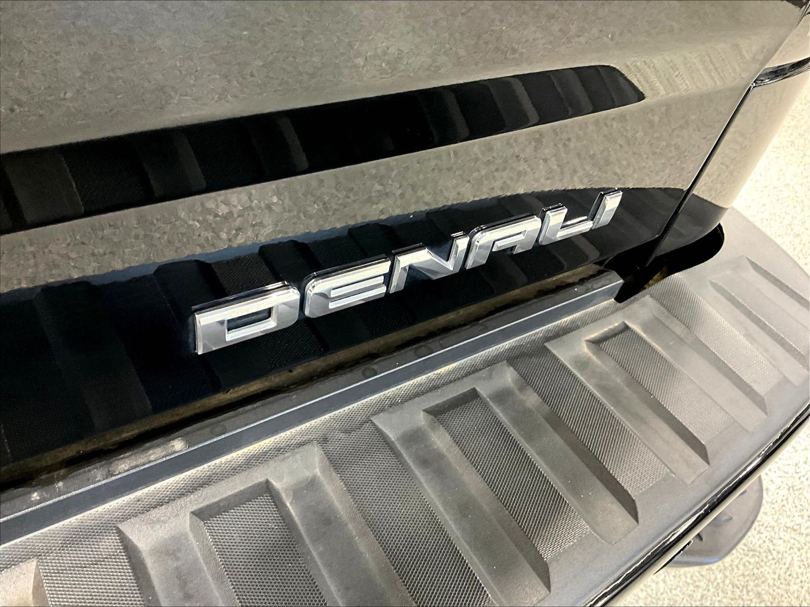 Used 2018 GMC Sierra 1500 Denali AWD/4WD image 25