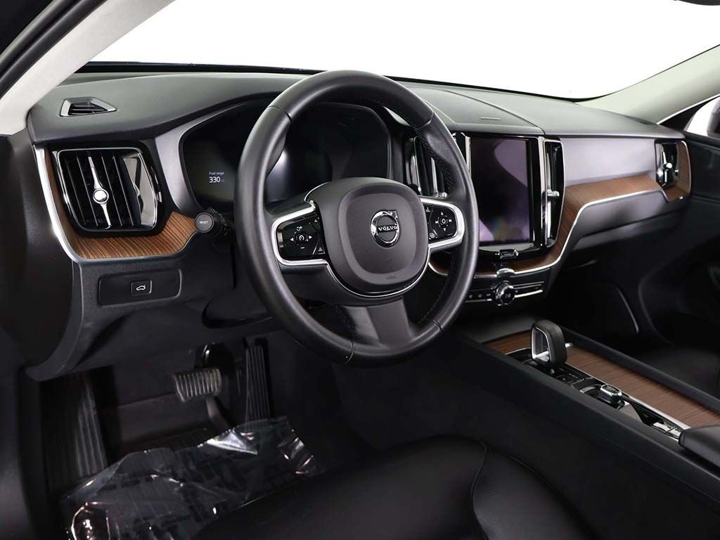 Used 2023 Volvo XC60 B5 Plus w/ Climate Package AWD/4WD image 32